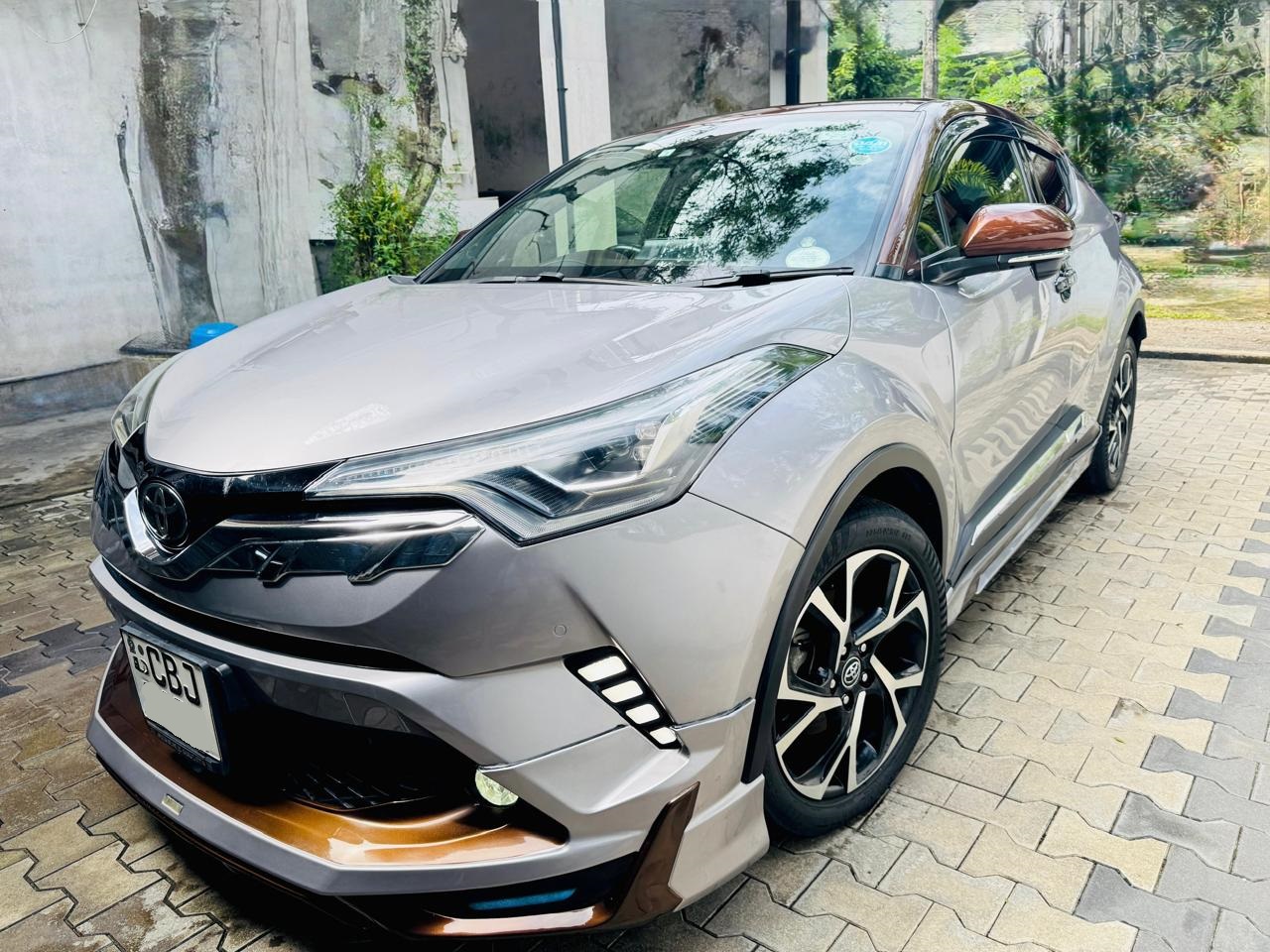 Toyota CHR 2020 - Used SUV sale in Sri Lanka - patpat.lk