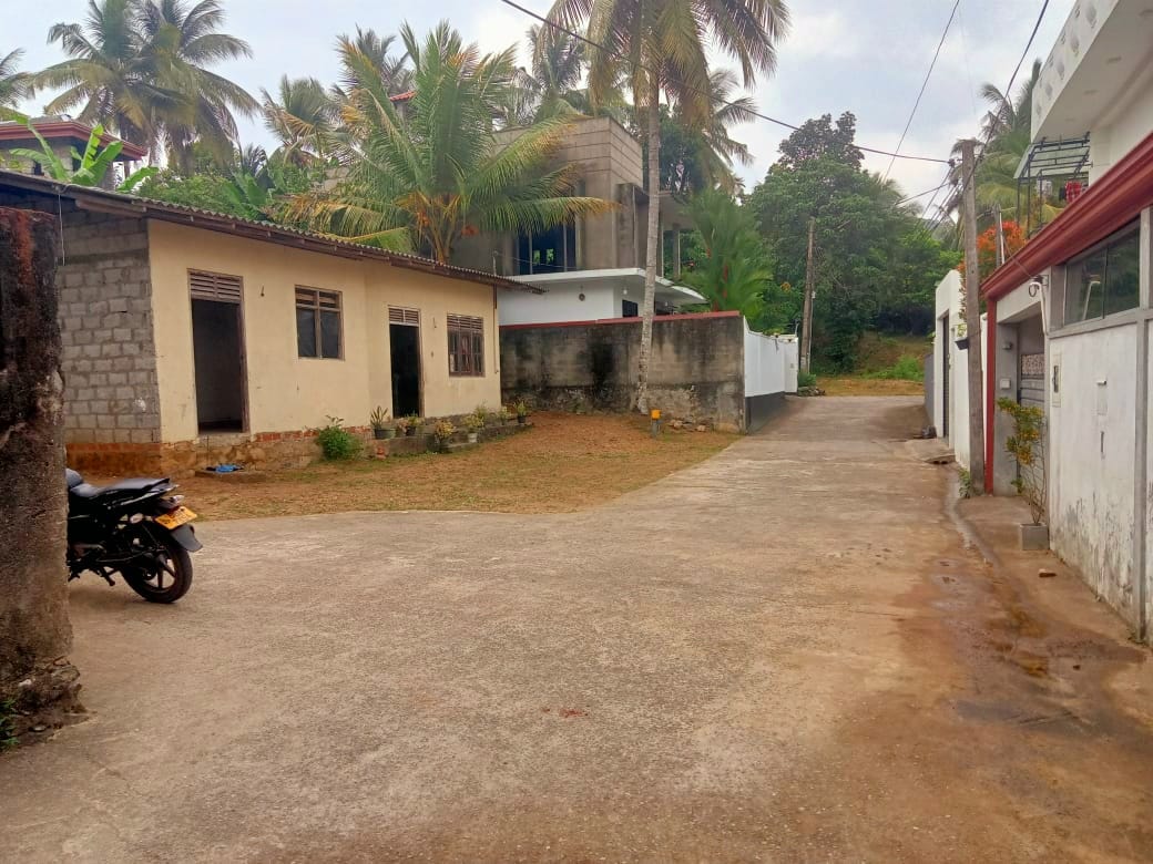  Land for Sale in Athurugiriya