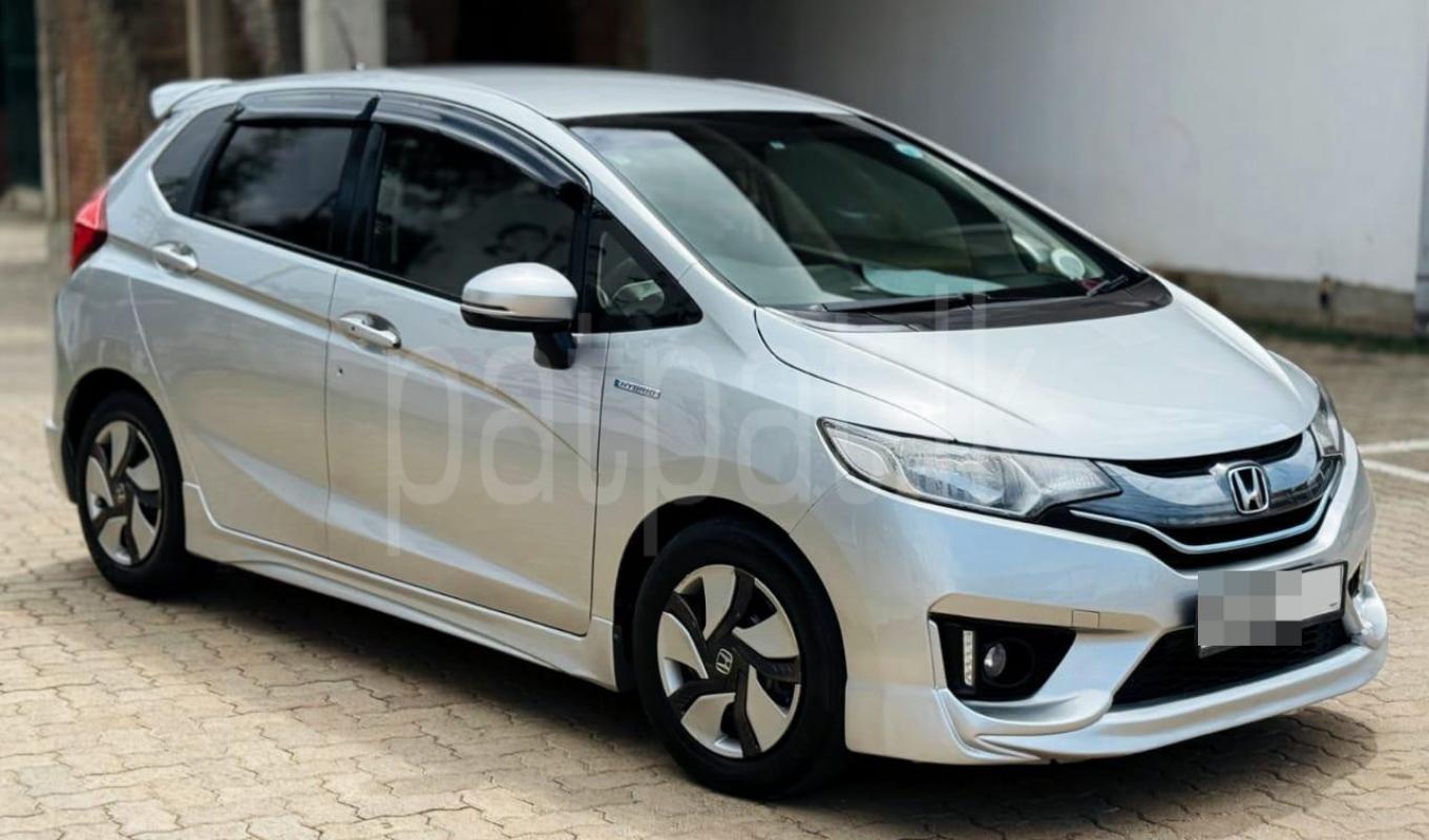 Honda Fit 2015 - பயன்படுத்தப்பட்டது கார் sale in Sri Lanka - patpat.lk