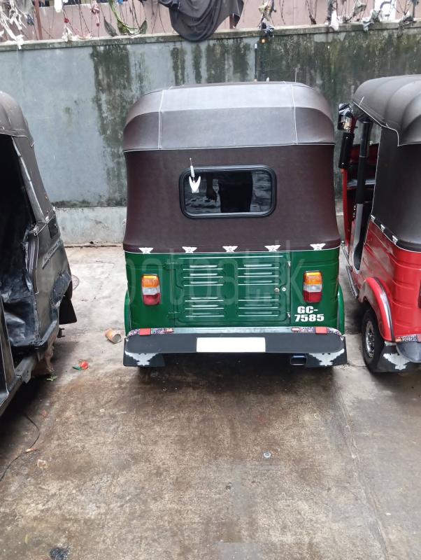 Bajaj Three Wheel 2000 - භාවිතා කරන ලද ත්‍රිරෝද රථය sale in Sri Lanka - patpat.lk