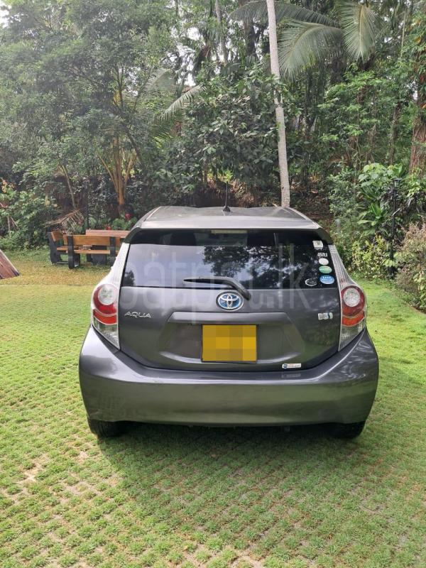 Toyota Aqua 2013 - பயன்படுத்தப்பட்டது கார் sale in Sri Lanka - patpat.lk
