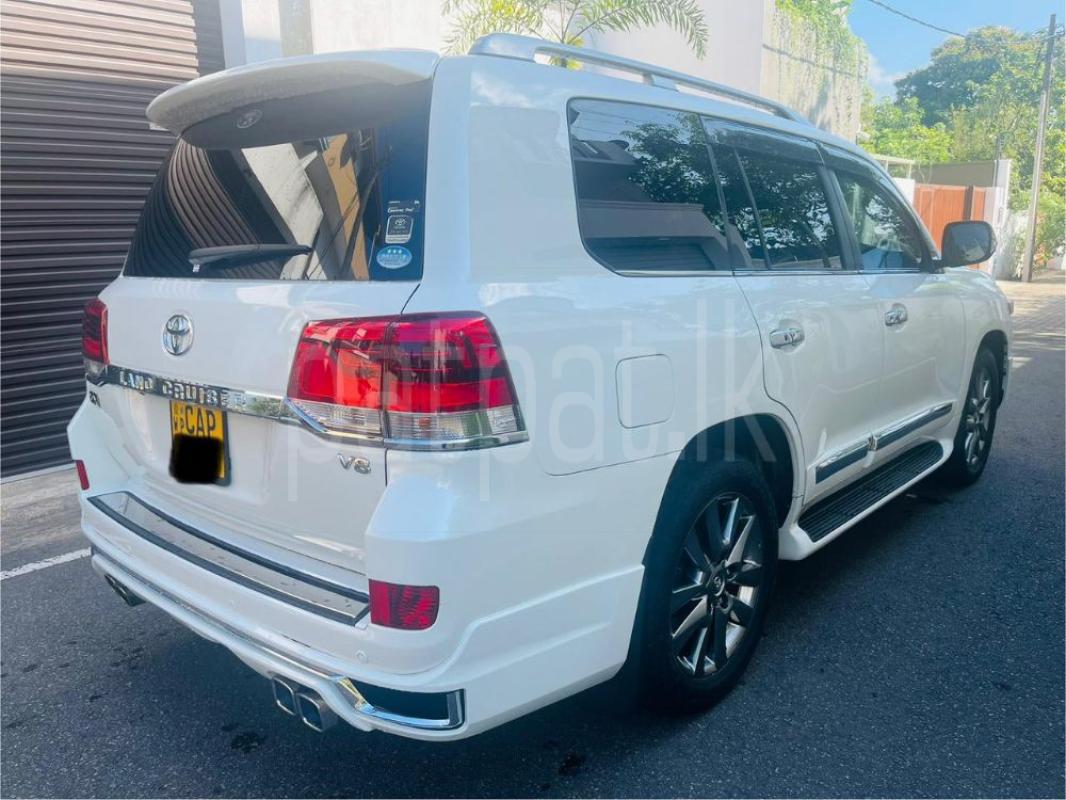 Toyota Land Cruiser Prado 2015 - භාවිතා කරන ලද SUV රථය sale in Sri Lanka - patpat.lk