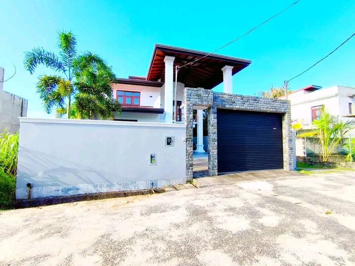 House for Sale in Athurugiriya