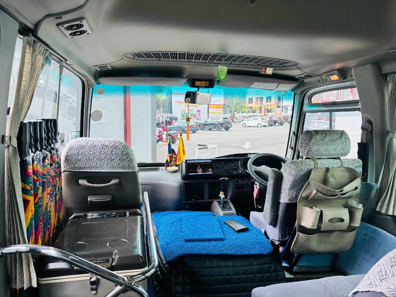 Toyota Coaster 2010 - Used Bus sale in Sri Lanka - patpat.lk