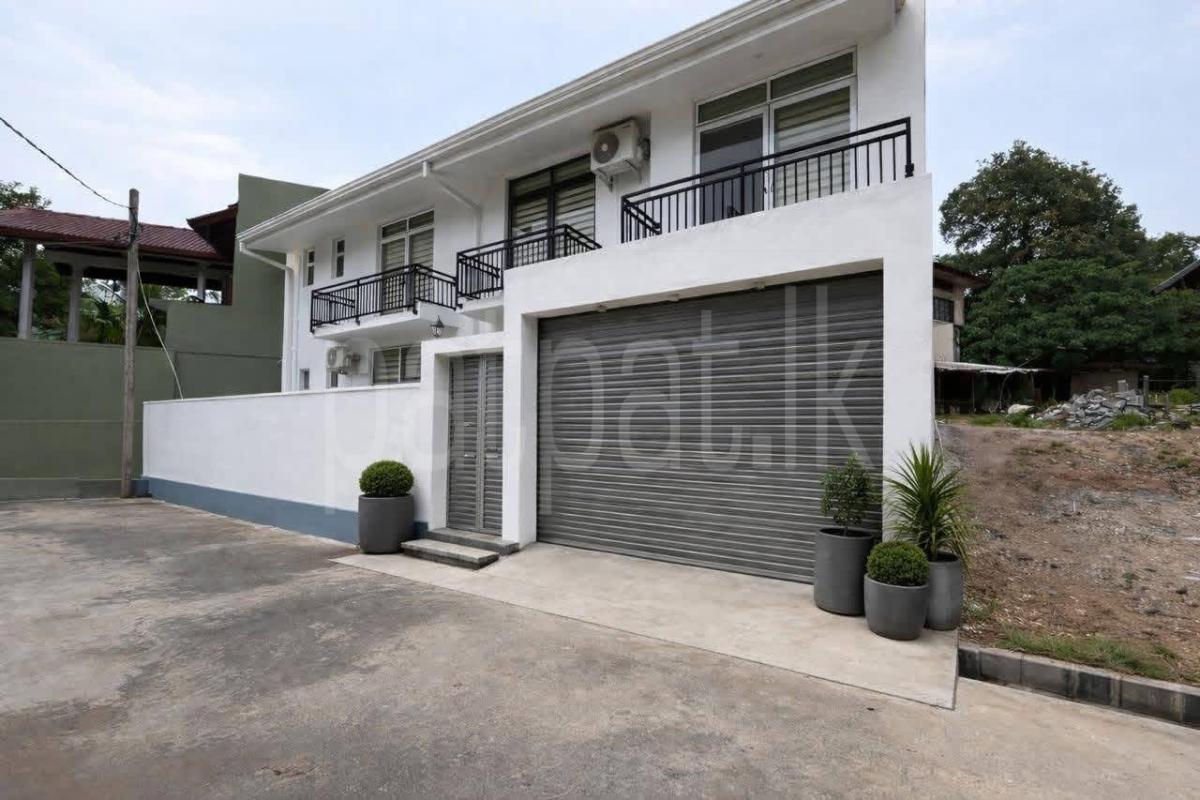 House for Sale in Battaramulla ads-image-1