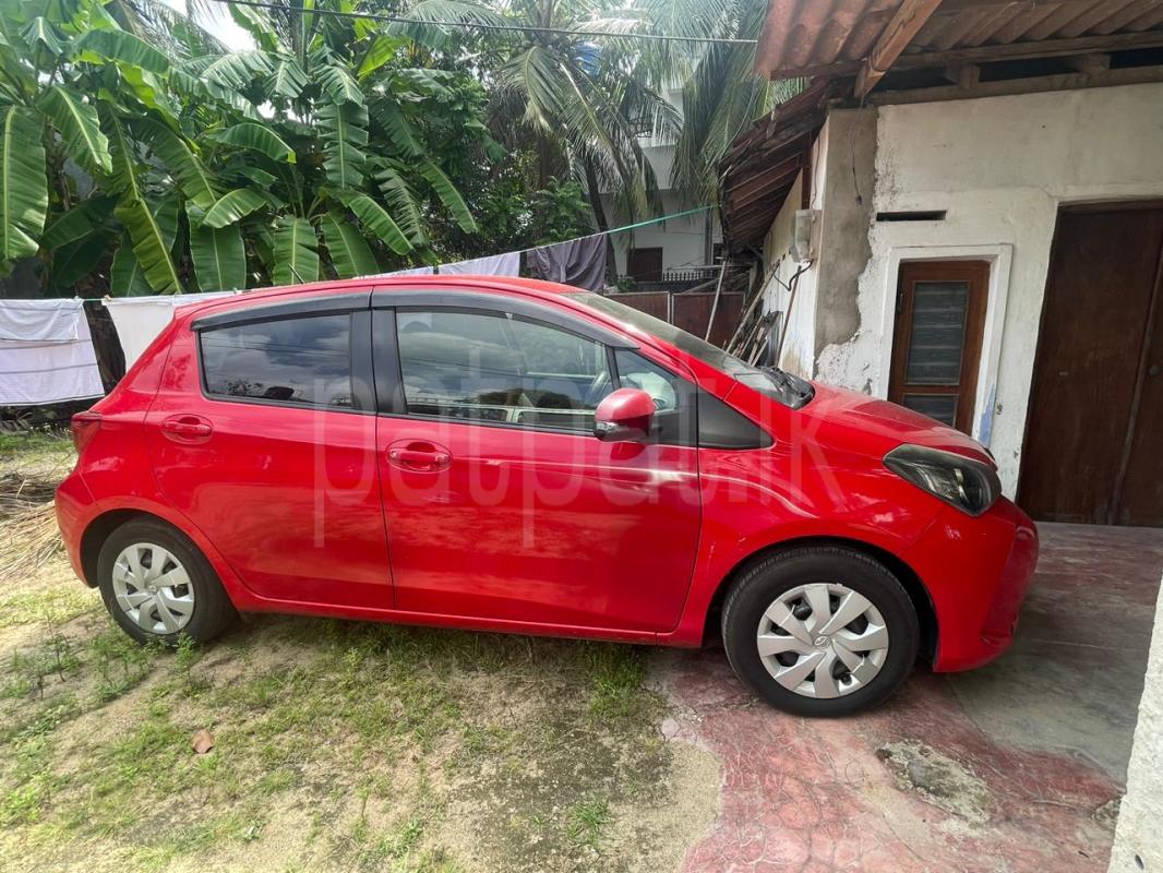 Toyota Vitz 2015 - பயன்படுத்தப்பட்டது கார் sale in Sri Lanka - patpat.lk