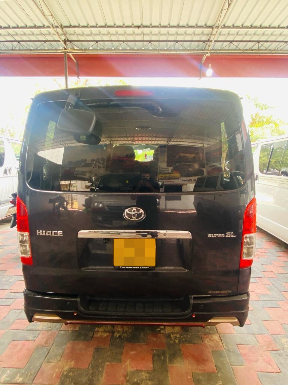 Toyota Hiace 2005 - Used Van sale in Sri Lanka - patpat.lk