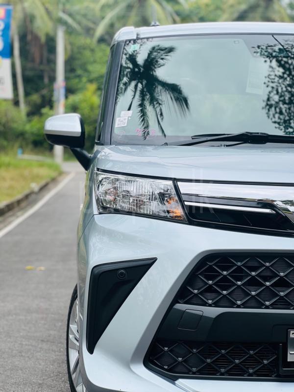 Toyota Roomy 2023 - Reconditioned Van sale in Sri Lanka - patpat.lk