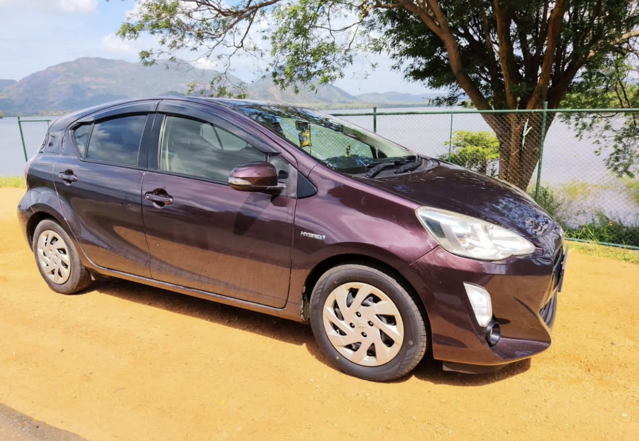 Toyota Aqua 2015 - பயன்படுத்தப்பட்டது கார் sale in Sri Lanka - patpat.lk
