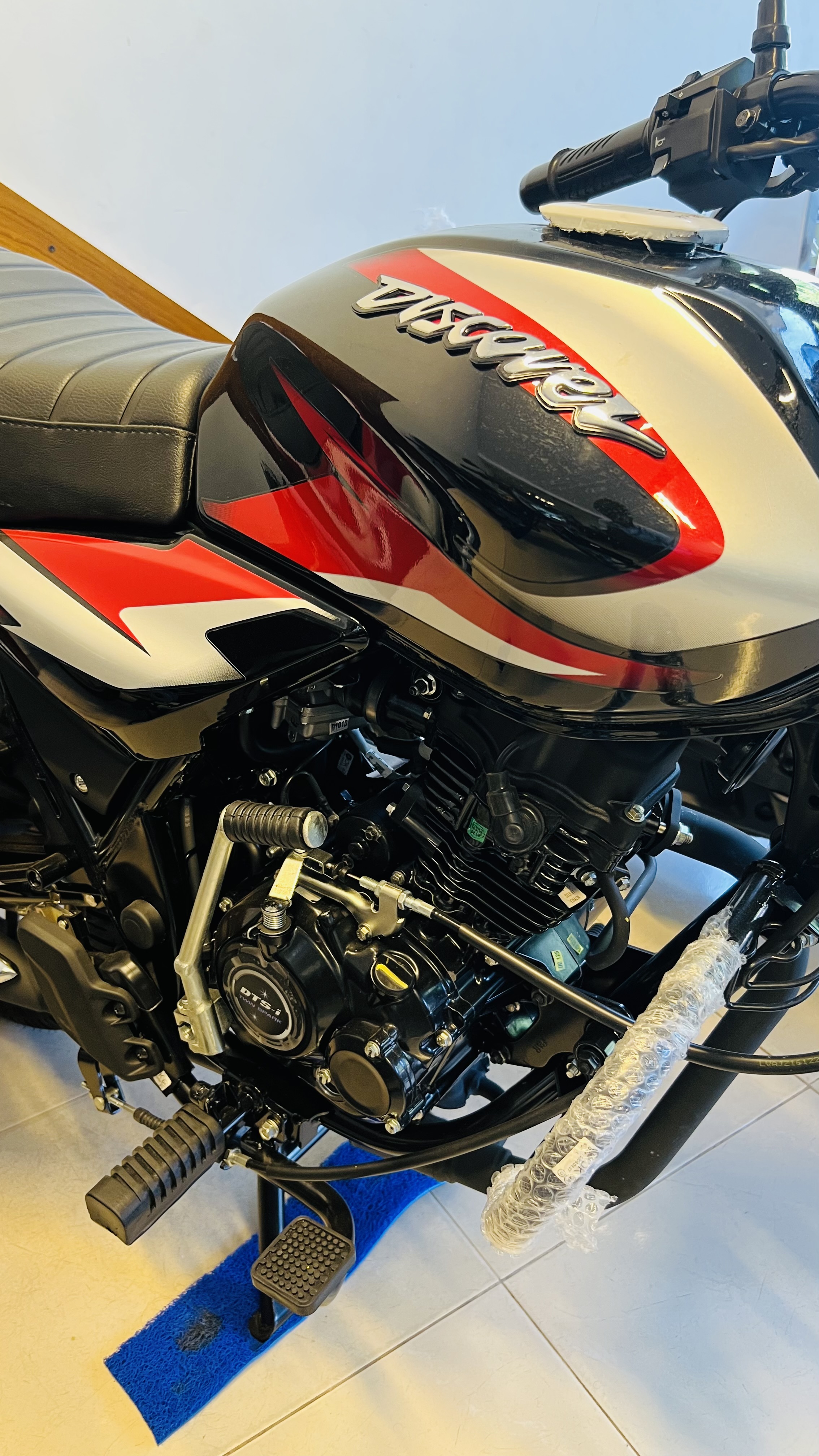 Bajaj Discover 2026 - Brand New Bike sale in Sri Lanka - patpat.lk