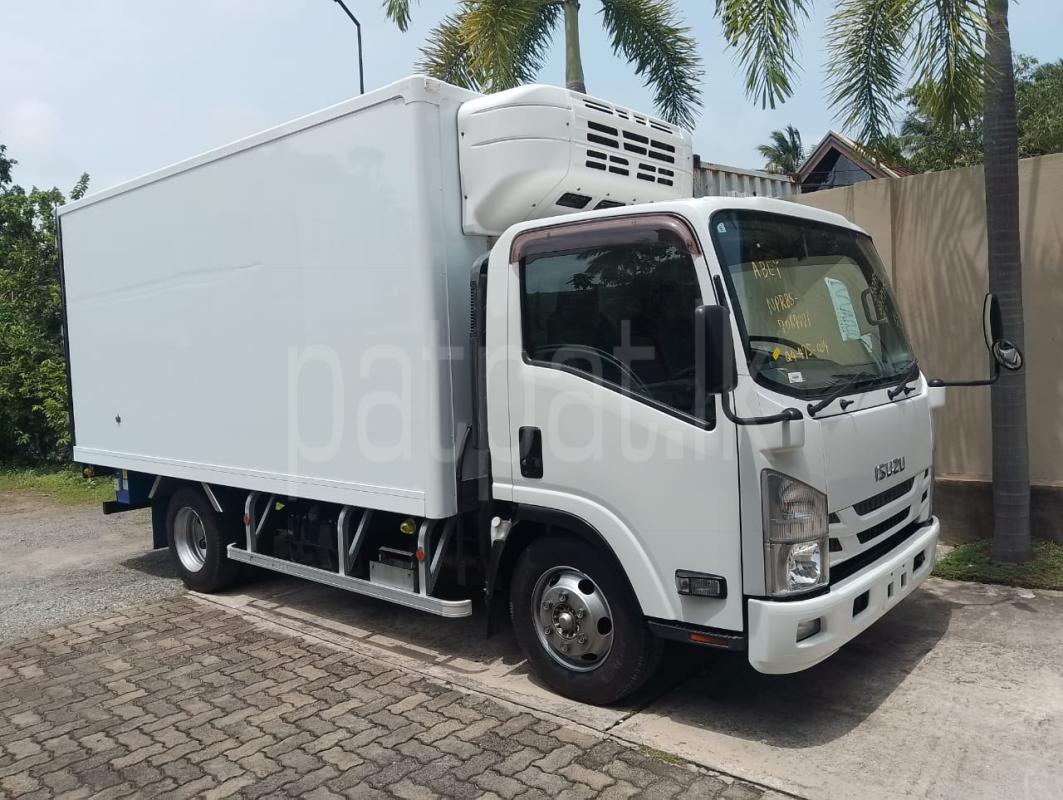 Isuzu ELF 2017 - Reconditioned Truck sale in Sri Lanka - patpat.lk