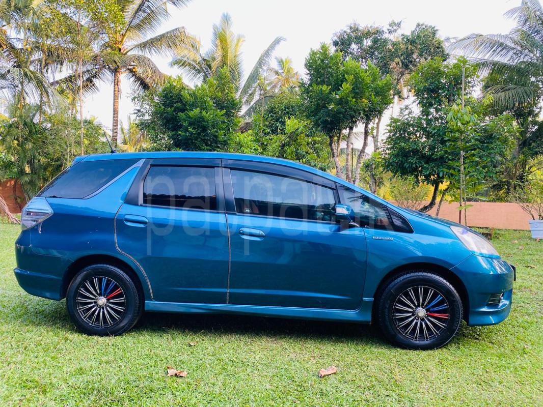 Honda Fit 2011 - பயன்படுத்தப்பட்டது கார் sale in Sri Lanka - patpat.lk