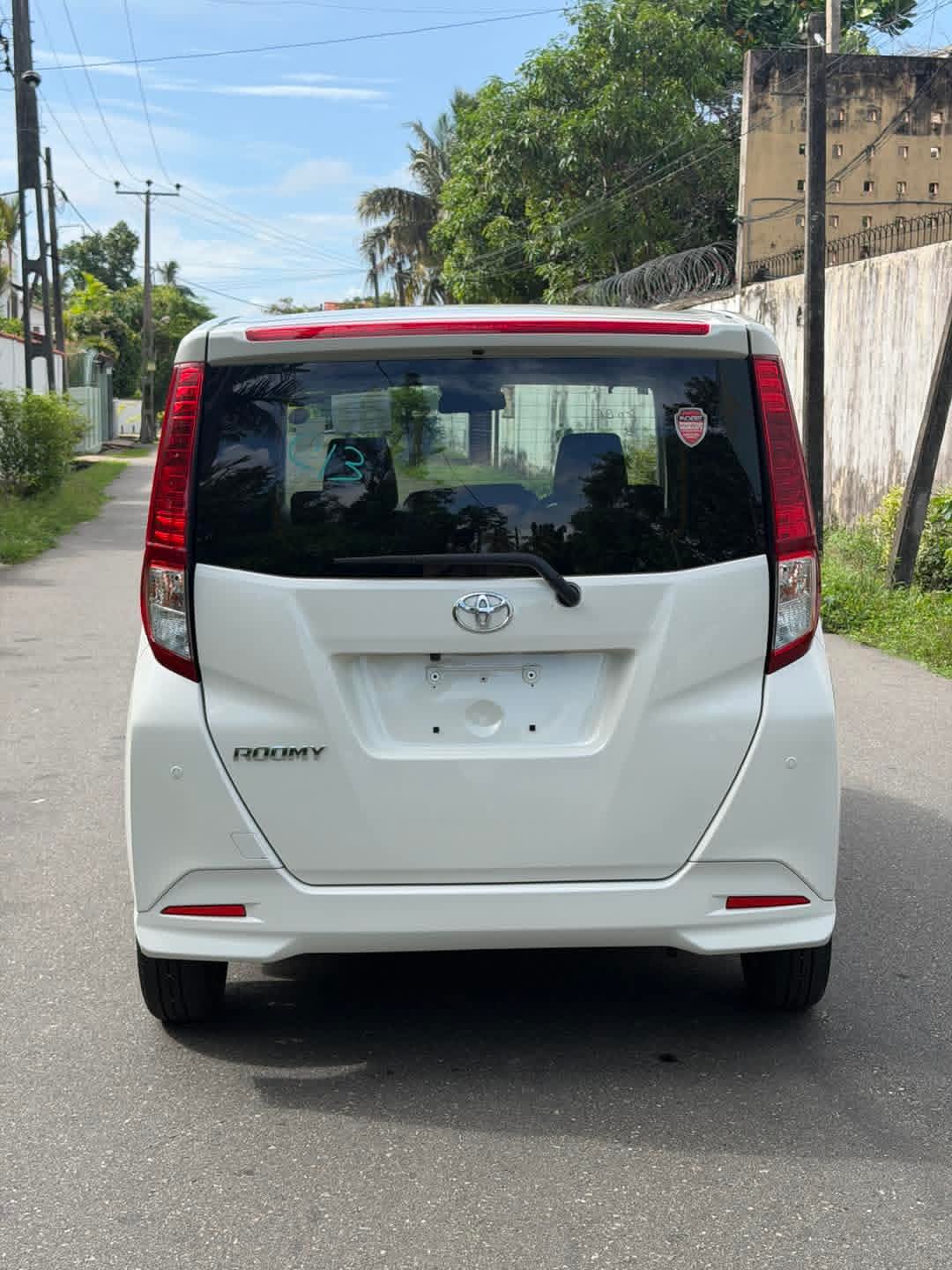 Toyota Roomy 2023 - Reconditioned Van sale in Sri Lanka - patpat.lk