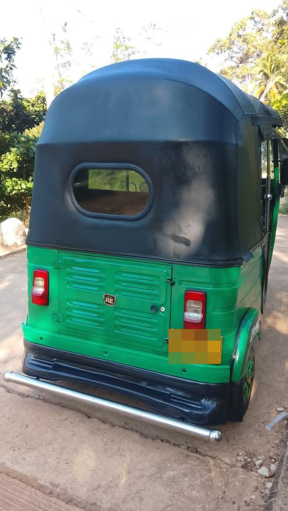 Bajaj Three Wheel 2015 - பயன்படுத்தப்பட்டது முச்சக்கர வண்டி sale in Sri Lanka - patpat.lk