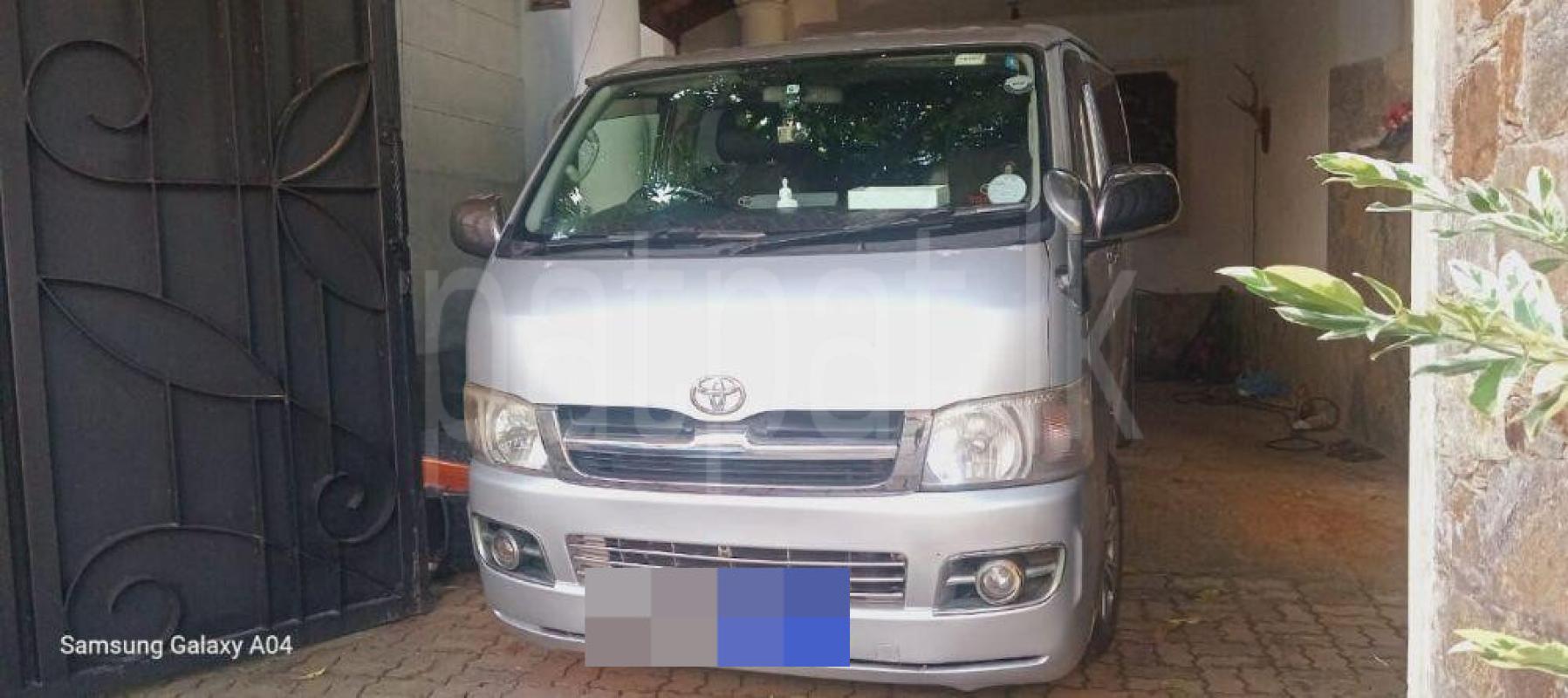 Toyota Hiace 2006 - Used Van sale in Sri Lanka - patpat.lk