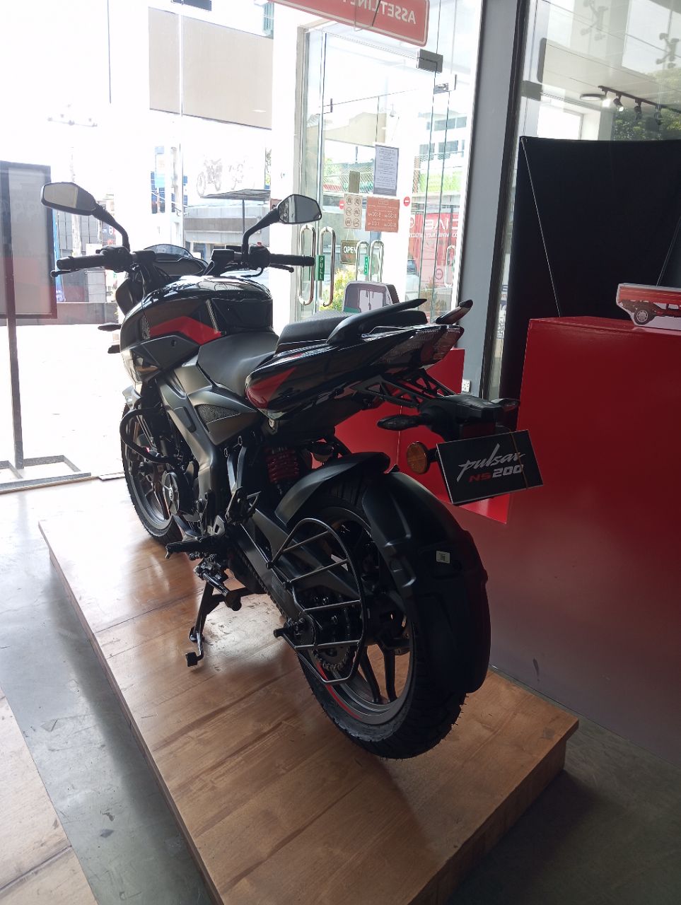 Bajaj Pulsar 2025 - Brand New Bike sale in Sri Lanka - patpat.lk