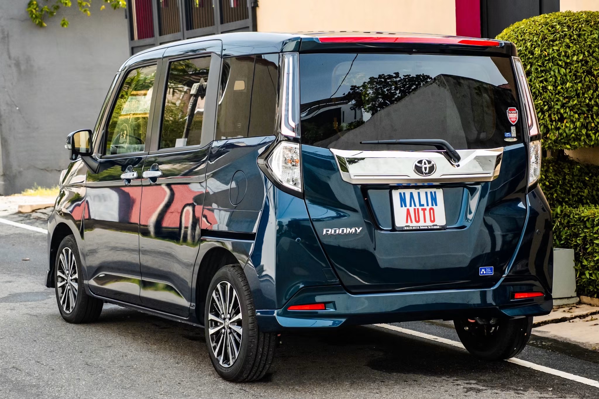 Toyota Roomy 2025 - Brand New Van sale in Sri Lanka - patpat.lk