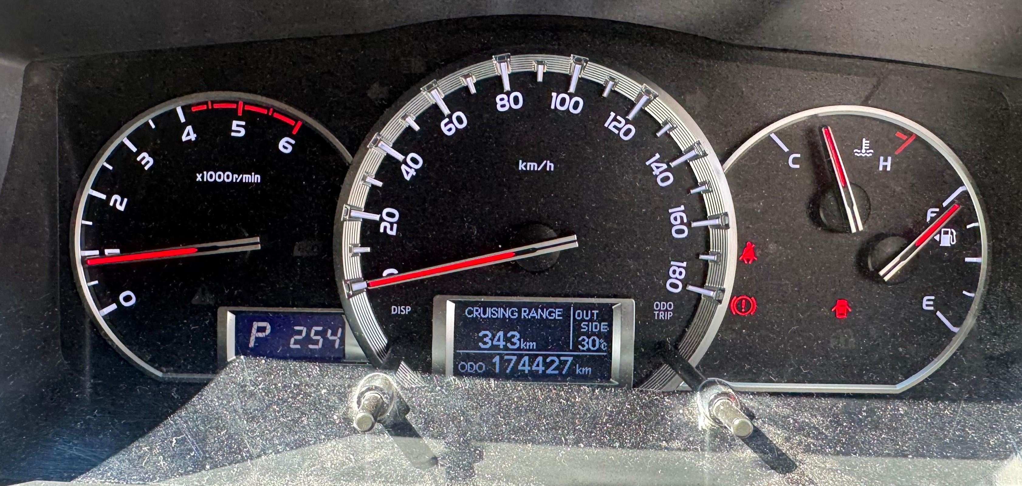 Toyota Hiace 2017 - භාවිතා කරන ලද වෑන් රථය sale in Sri Lanka - patpat.lk