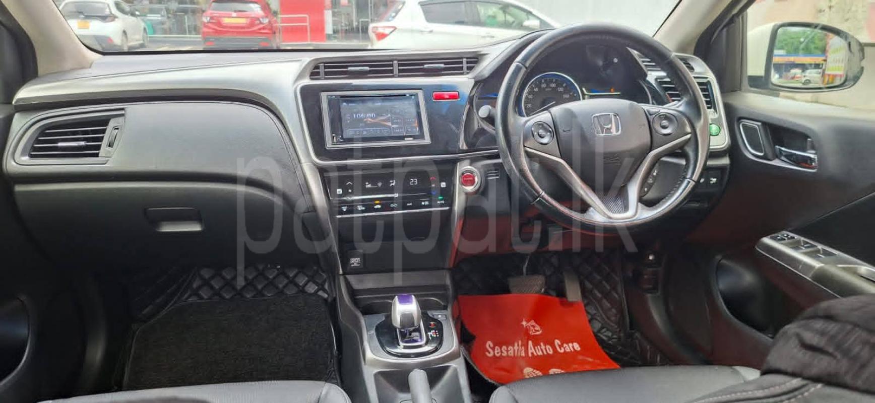 Honda Grace 2017 - Used Car sale in Sri Lanka - patpat.lk