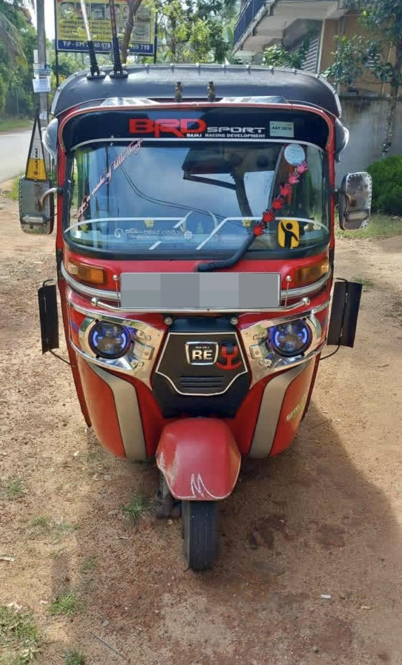 Bajaj Three Wheel 2015 - Used Three wheeler sale in Sri Lanka - patpat.lk