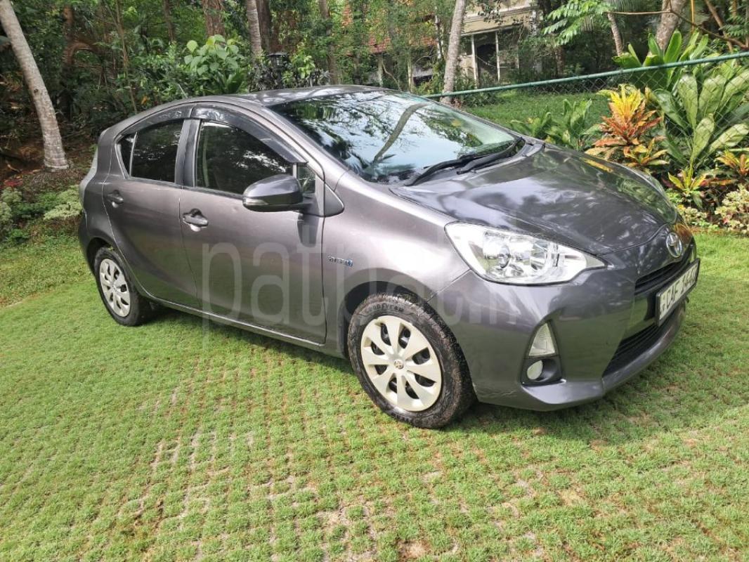 Toyota Aqua 2013 - பயன்படுத்தப்பட்டது கார் sale in Sri Lanka - patpat.lk