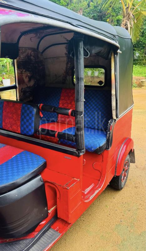 Bajaj Three Wheel 2017 - பயன்படுத்தப்பட்டது முச்சக்கர வண்டி sale in Sri Lanka - patpat.lk