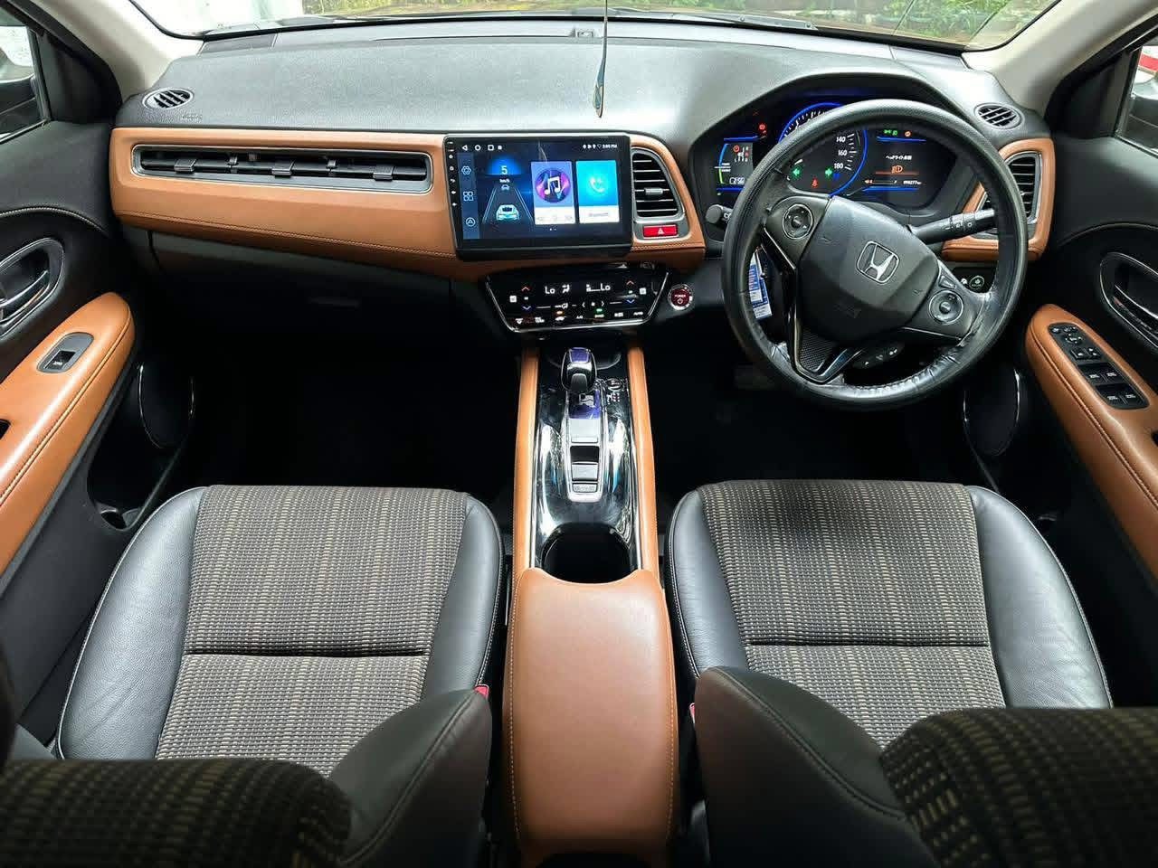 Honda Vezel 2014 - பயன்படுத்தப்பட்டது SUV sale in Sri Lanka - patpat.lk