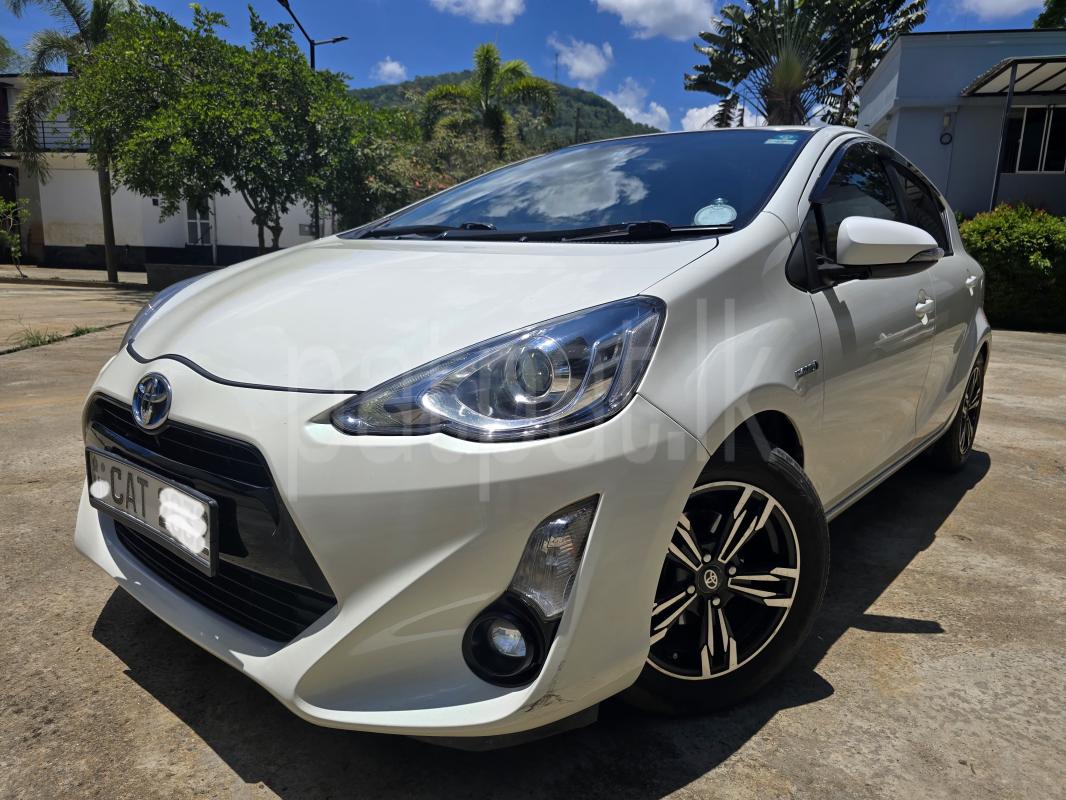 Toyota Aqua 2015 - Used Car sale in Sri Lanka - patpat.lk