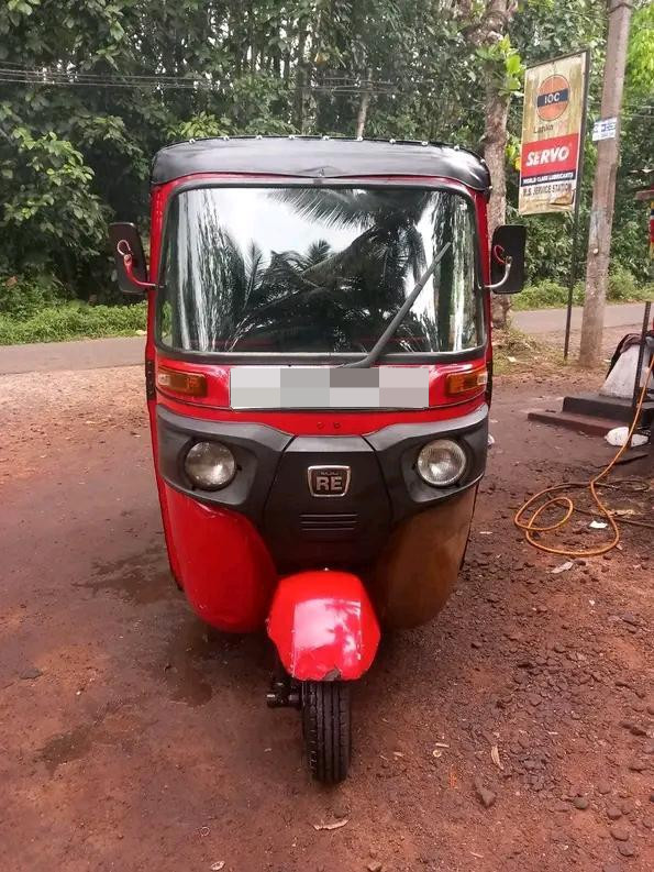 Bajaj Three Wheel 2015 - பயன்படுத்தப்பட்டது முச்சக்கர வண்டி sale in Sri Lanka - patpat.lk
