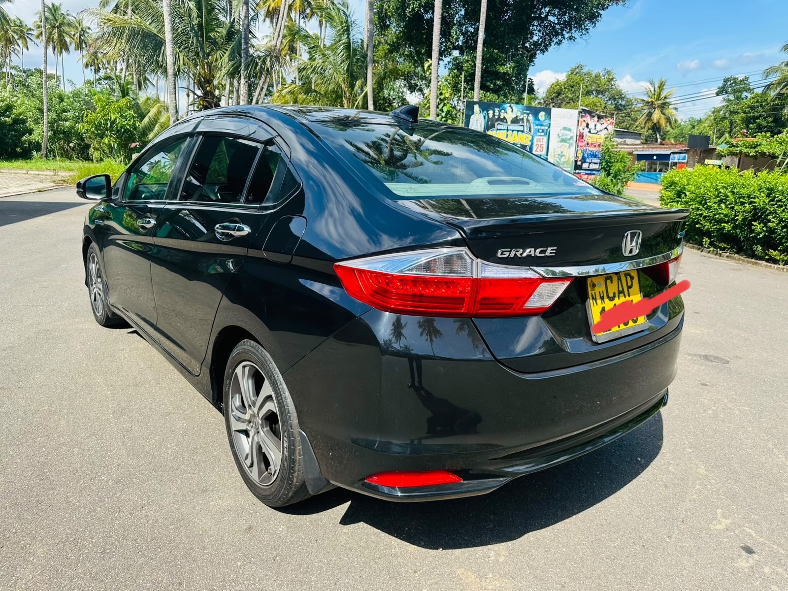 Honda Grace 2016 - பயன்படுத்தப்பட்டது கார் sale in Sri Lanka - patpat.lk