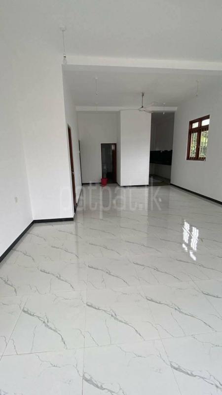 House for Sale in Kahathuduwa