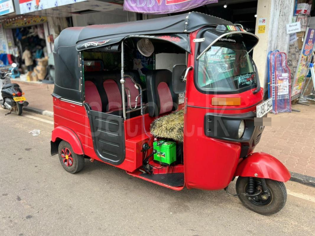 Bajaj Three Wheel 2015 - பயன்படுத்தப்பட்டது முச்சக்கர வண்டி sale in Sri Lanka - patpat.lk