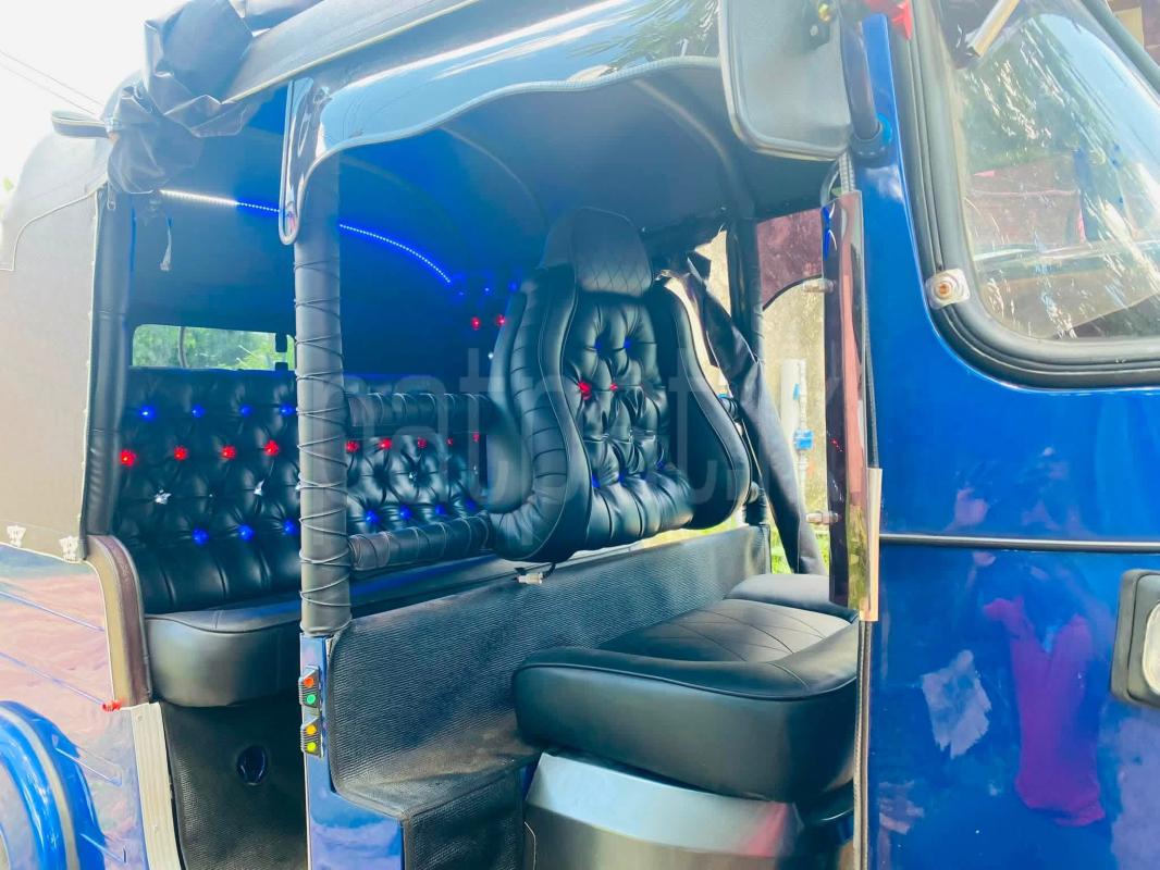 Bajaj 2 stroke 2003 - பயன்படுத்தப்பட்டது முச்சக்கர வண்டி sale in Sri Lanka - patpat.lk