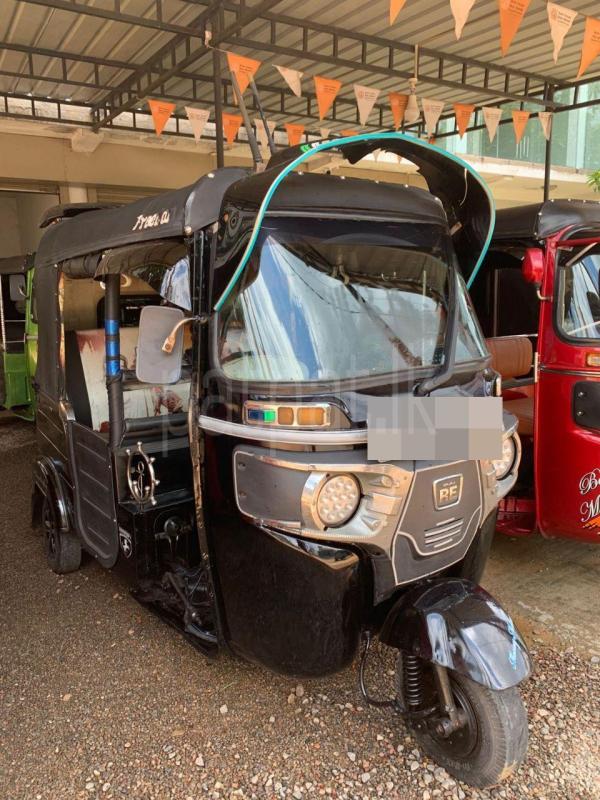 Bajaj Three Wheel 2014 - பயன்படுத்தப்பட்டது முச்சக்கர வண்டி sale in Sri Lanka - patpat.lk