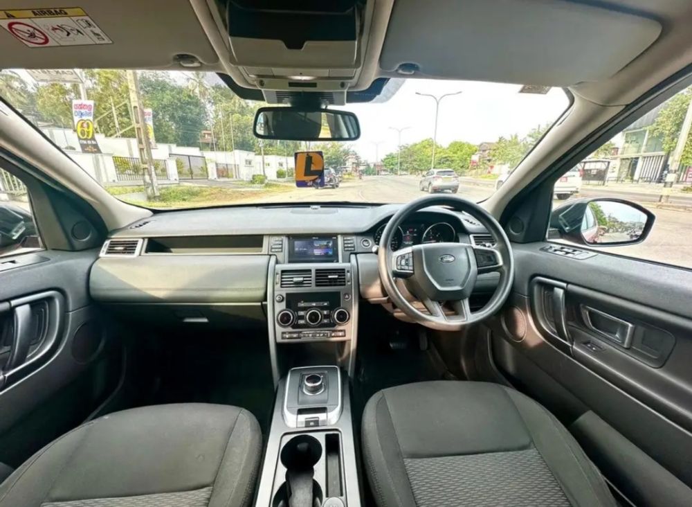 Land Rover Discovery 2017 - பயன்படுத்தப்பட்டது SUV sale in Sri Lanka - patpat.lk