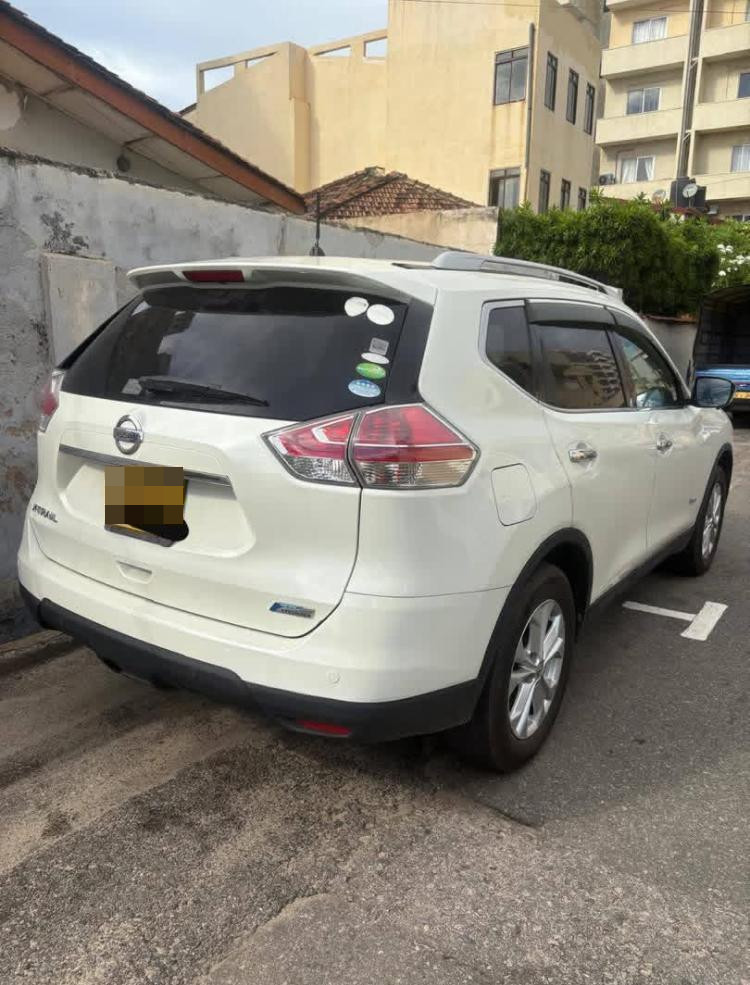 Nissan X Trail 2015 - பயன்படுத்தப்பட்டது SUV sale in Sri Lanka - patpat.lk