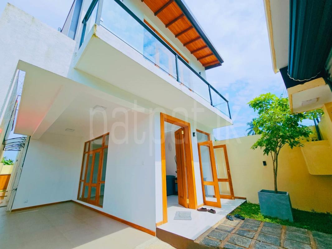 House for Sale in Talawatugoda