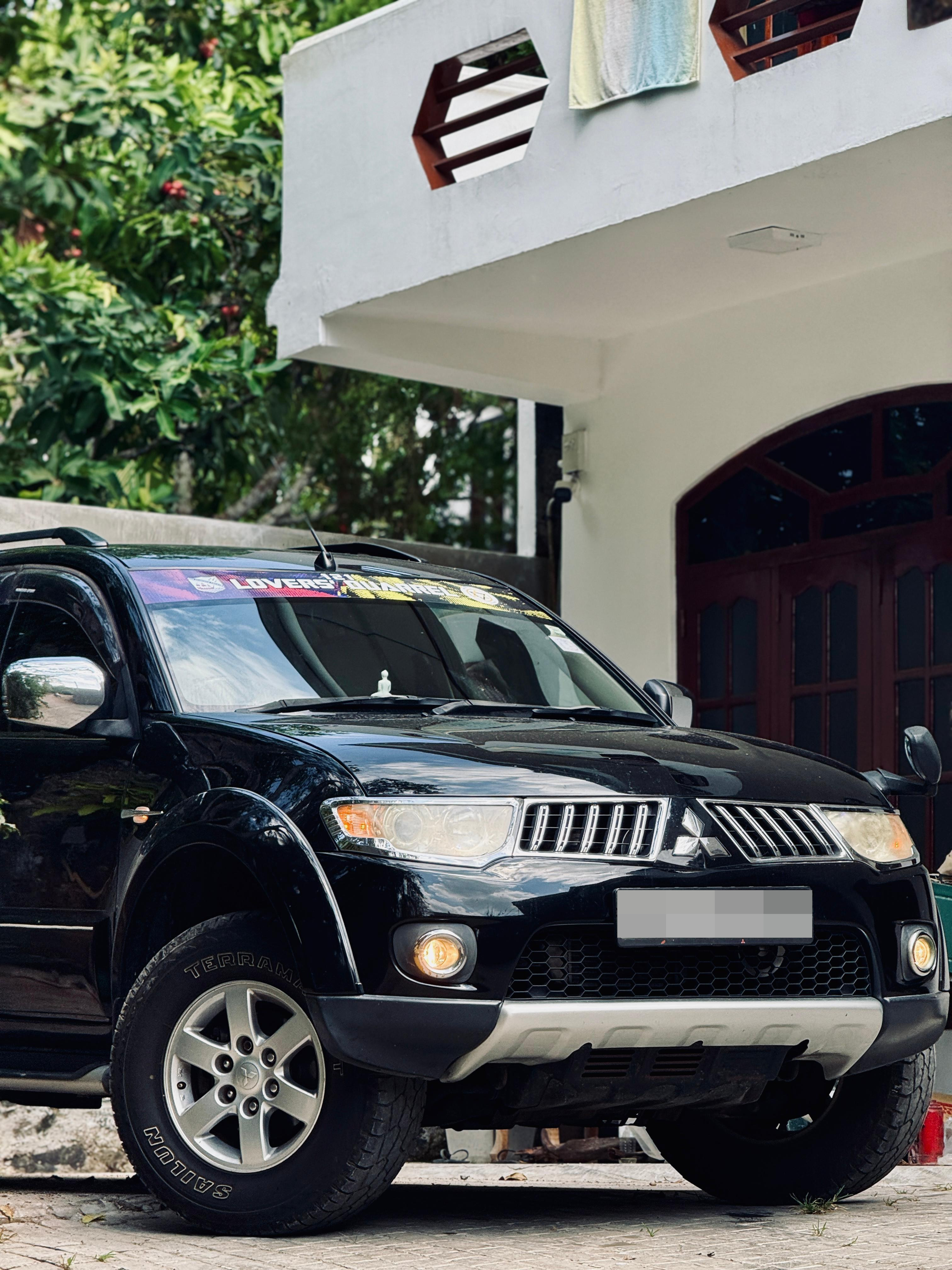 Mitsubishi Montero Sport 2012 - பயன்படுத்தப்பட்டது SUV sale in Sri Lanka - patpat.lk