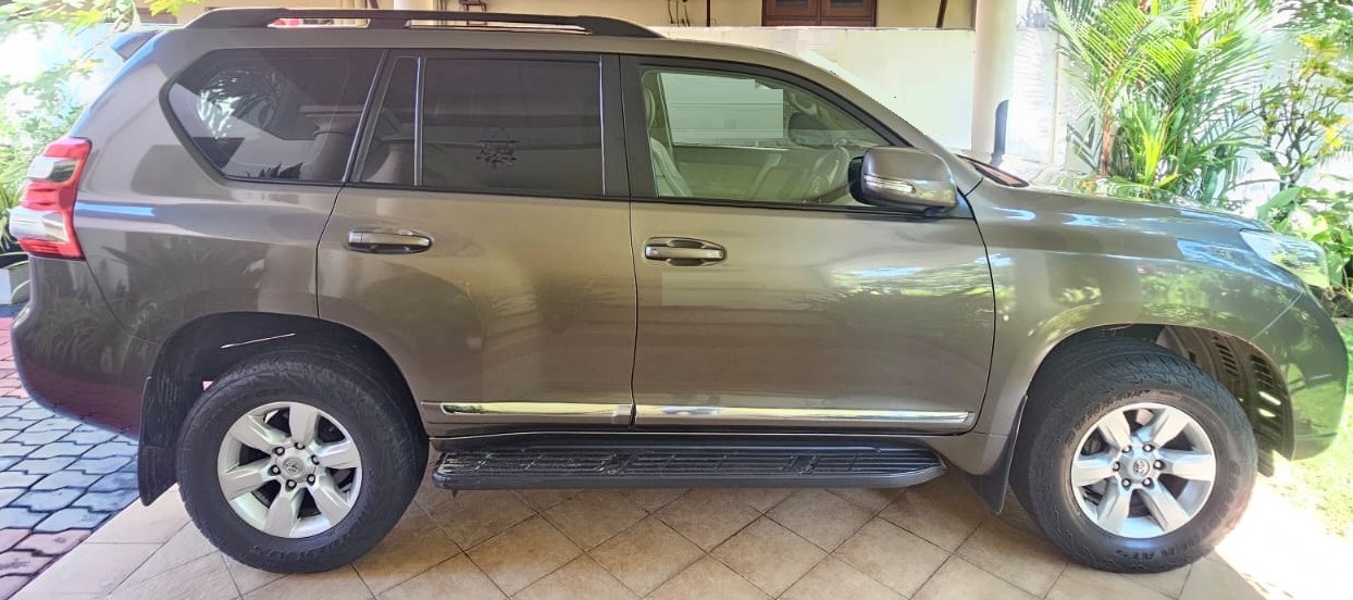 Toyota Land Cruiser 2015 - பயன்படுத்தப்பட்டது SUV sale in Sri Lanka - patpat.lk