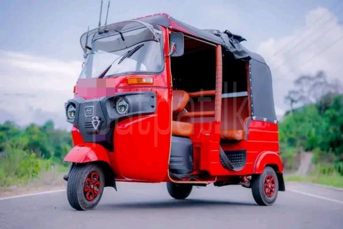 Bajaj Three Wheel 2014 - பயன்படுத்தப்பட்டது முச்சக்கர வண்டி sale in Sri Lanka - patpat.lk