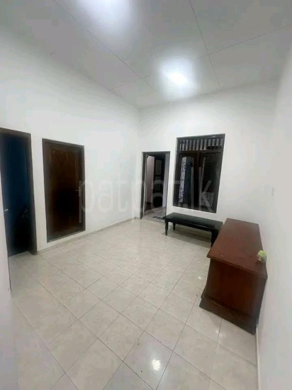 House for Sale in Wellawatta (Colombo 06) ads-image-1