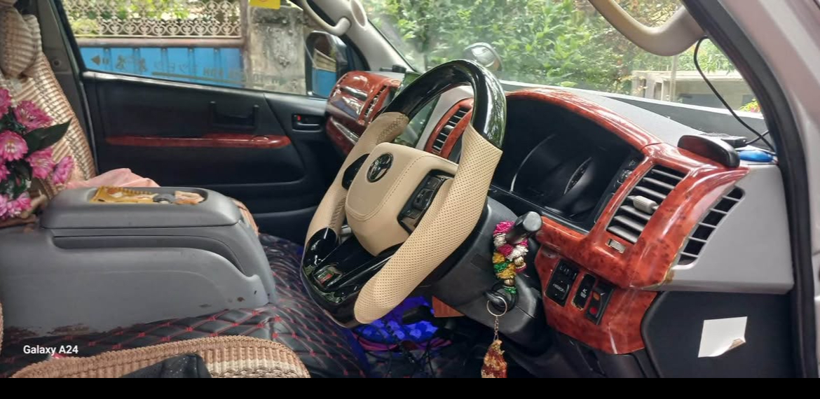 Toyota Hiace 2007 - பயன்படுத்தப்பட்டது வேன் sale in Sri Lanka - patpat.lk