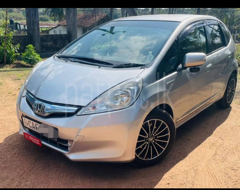 Honda Fit 2013 - பயன்படுத்தப்பட்டது கார் sale in Sri Lanka - patpat.lk