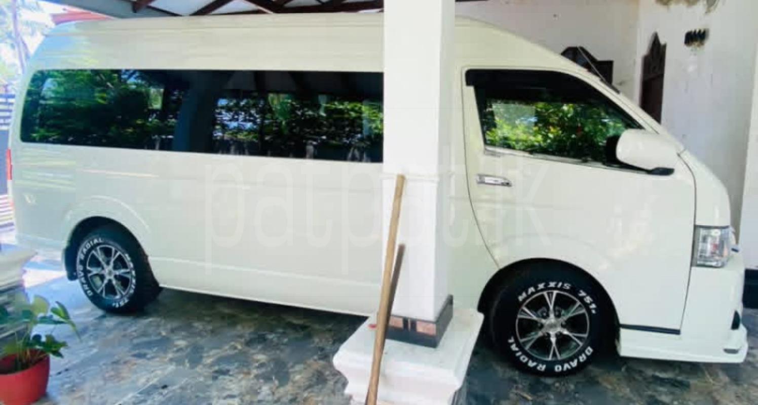Toyota Hiace 2017 - பயன்படுத்தப்பட்டது வேன் sale in Sri Lanka - patpat.lk