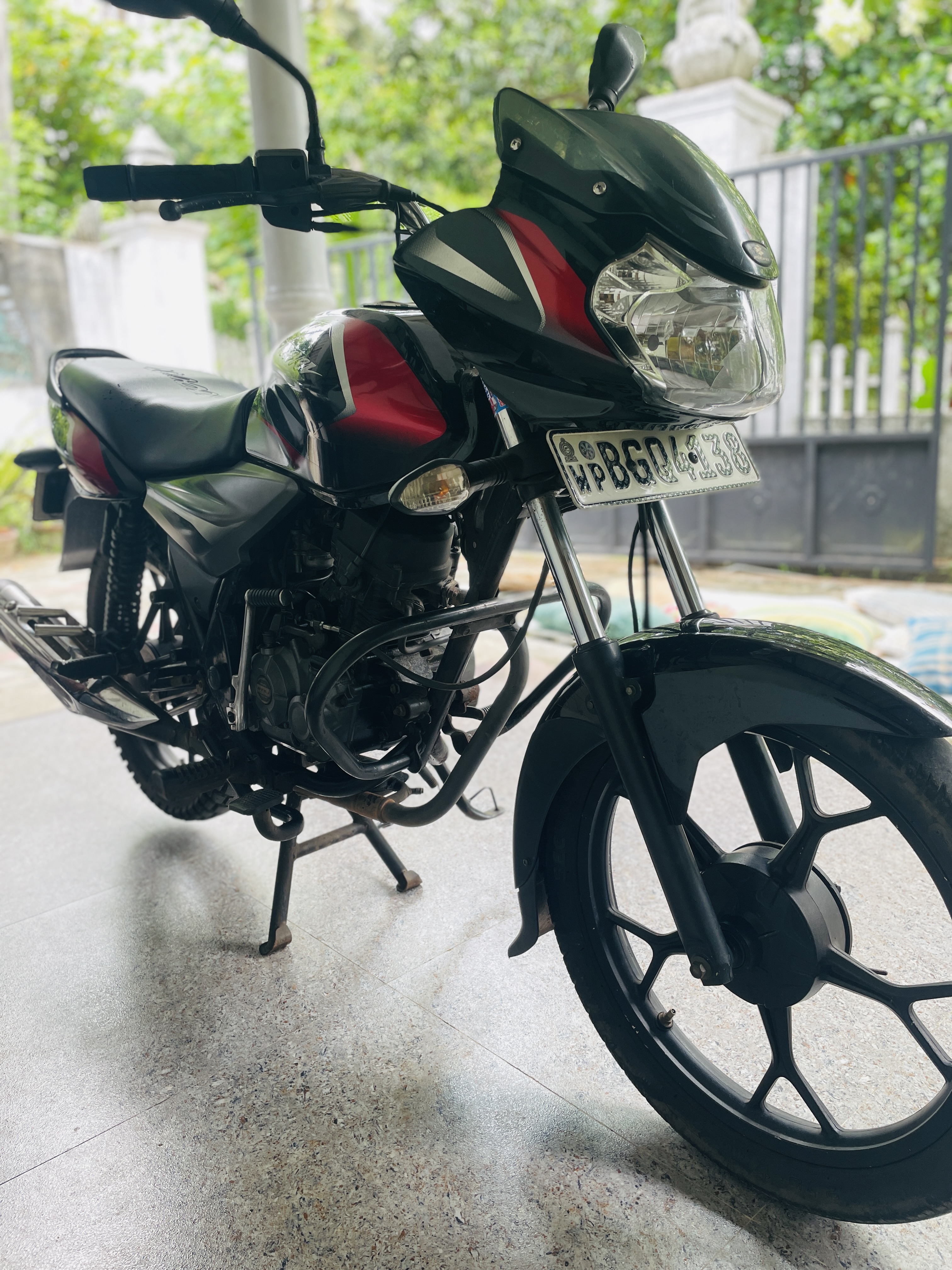 Bajaj Discover 2018 - பயன்படுத்தப்பட்டது பைக் sale in Sri Lanka - patpat.lk