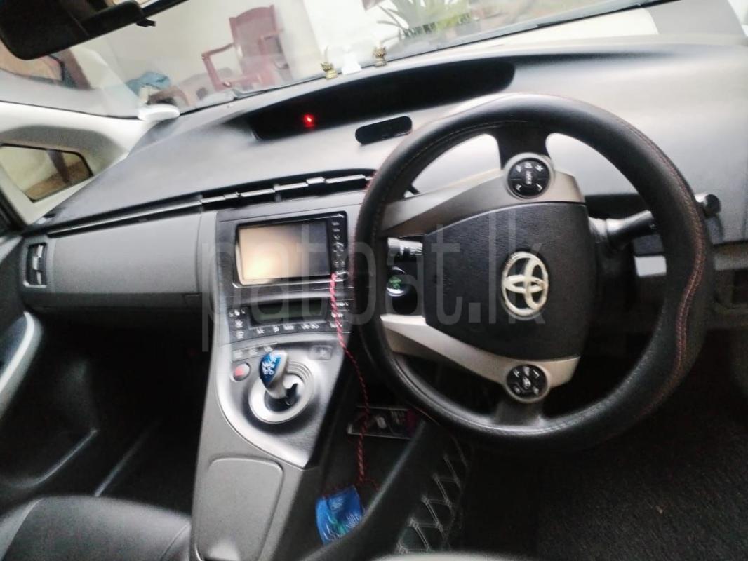 Toyota Prius 2011 - பயன்படுத்தப்பட்டது கார் sale in Sri Lanka - patpat.lk