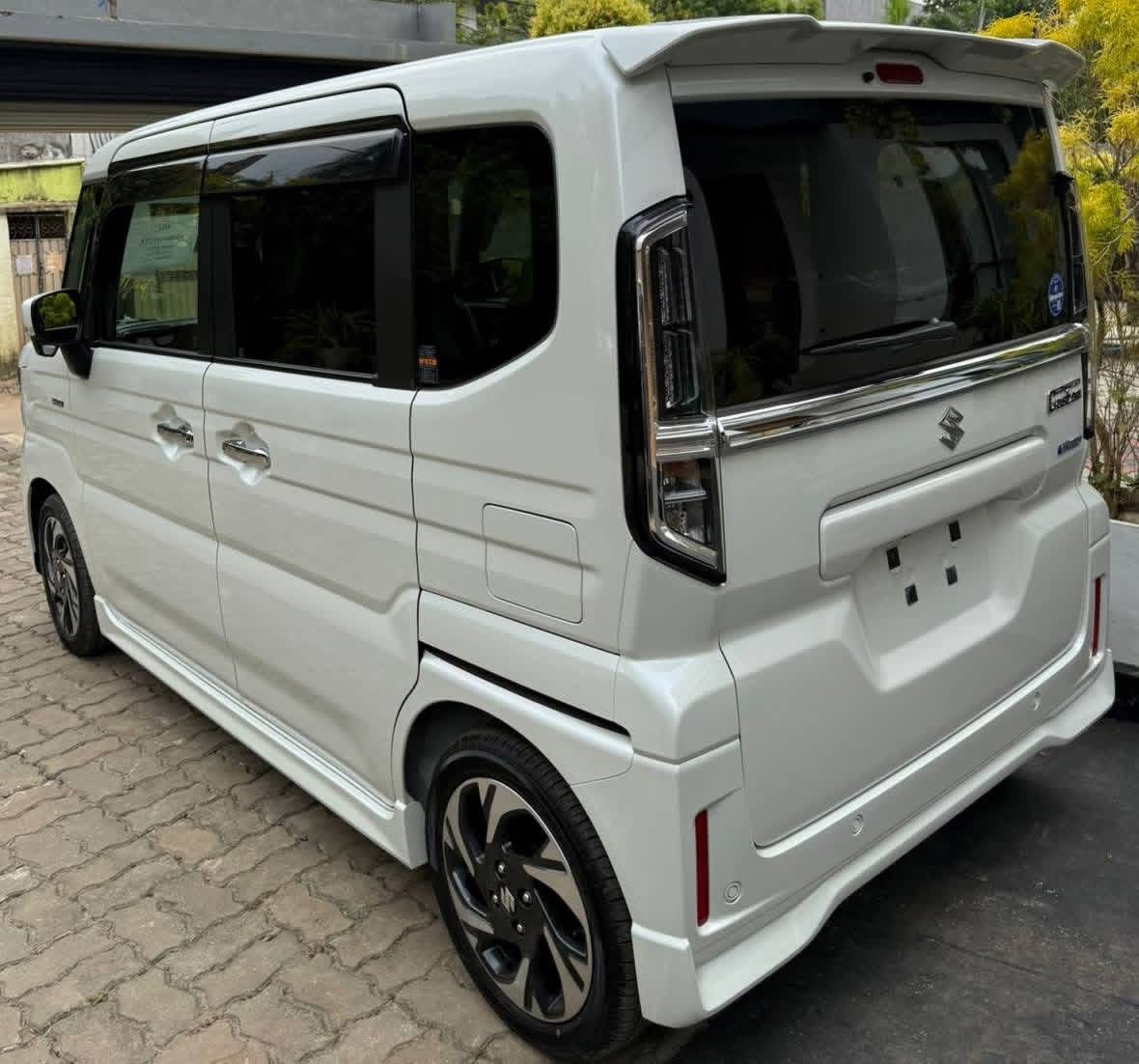 Advertisement image 3