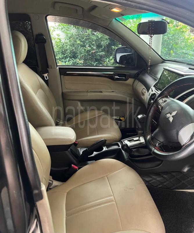 Mitsubishi Montero 2011 - பயன்படுத்தப்பட்டது SUV sale in Sri Lanka - patpat.lk