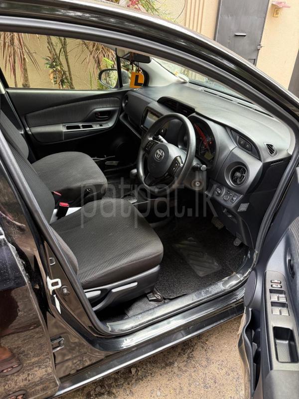Toyota Vitz 2016 - பயன்படுத்தப்பட்டது கார் sale in Sri Lanka - patpat.lk
