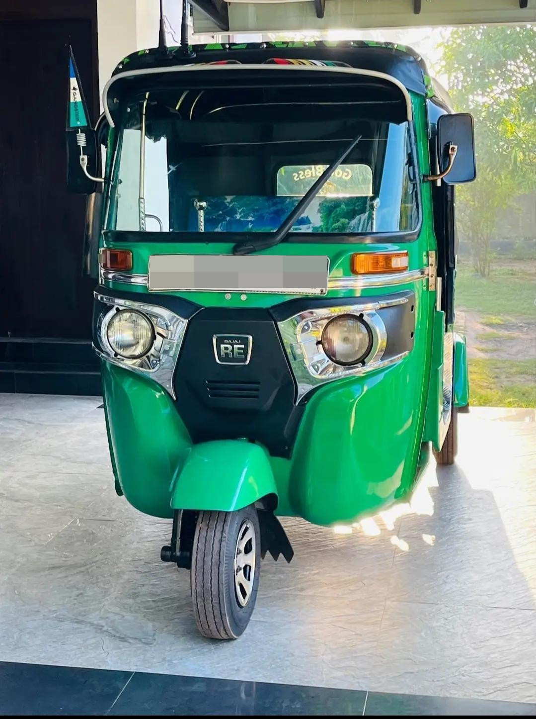 Bajaj Three Wheel 2016 ads-image-1